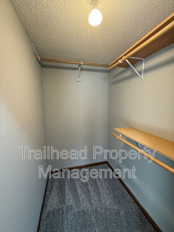 Building Photo - 3413 NW Duncan Rd