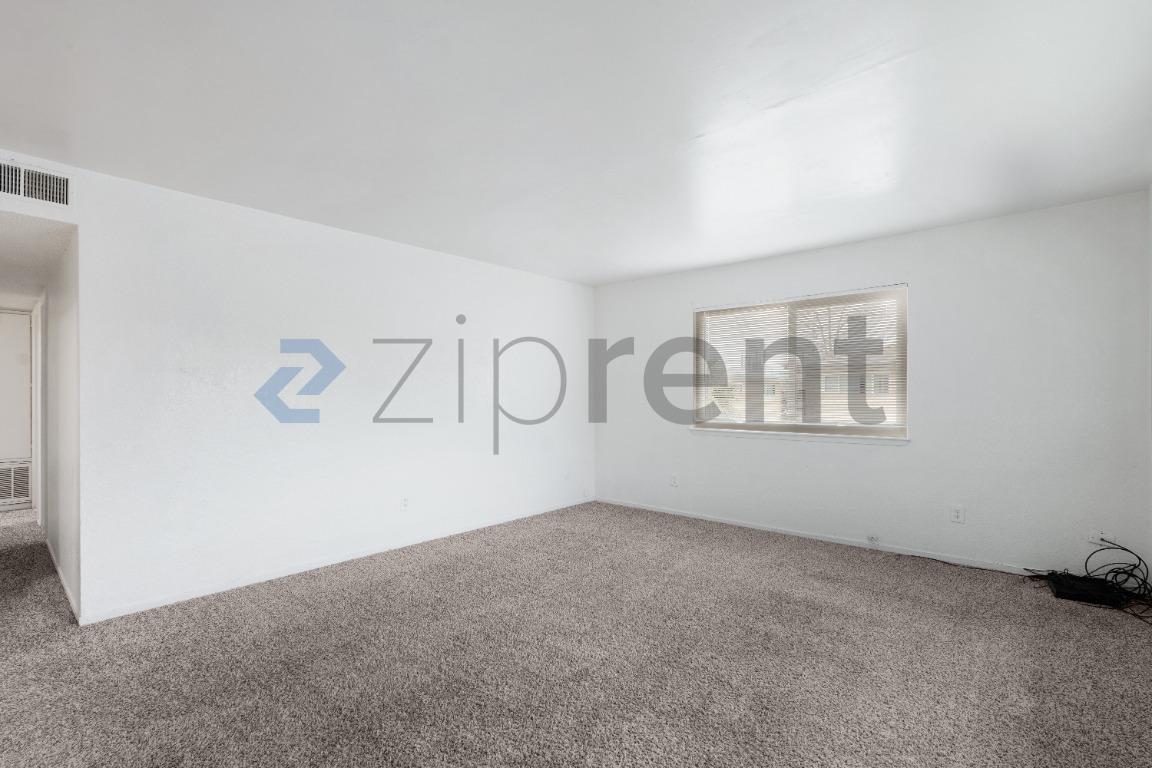 Building Photo - Unit 52