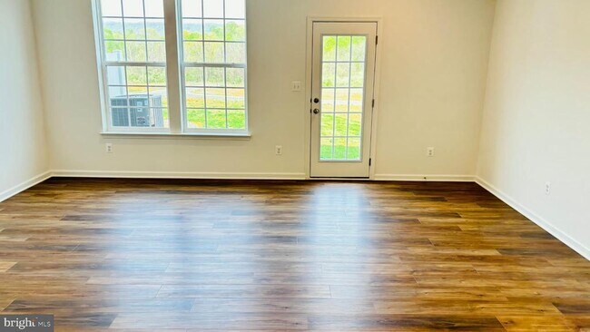 Building Photo - 620 Tracy Wy