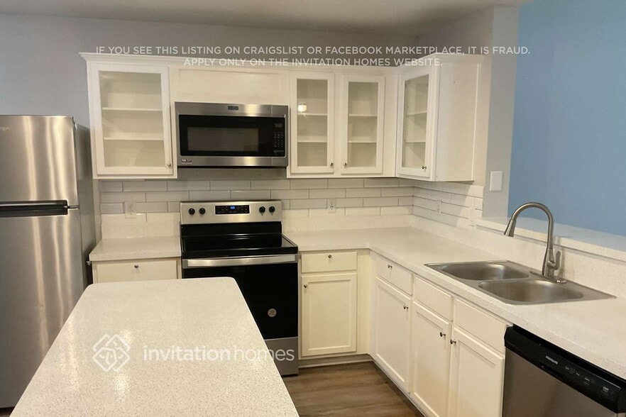 Building Photo - 216 Cedar Crest Dr