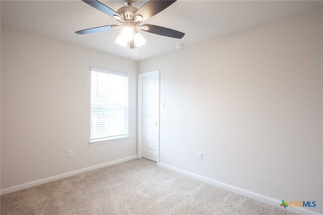 Building Photo - 2125 Silver Maple