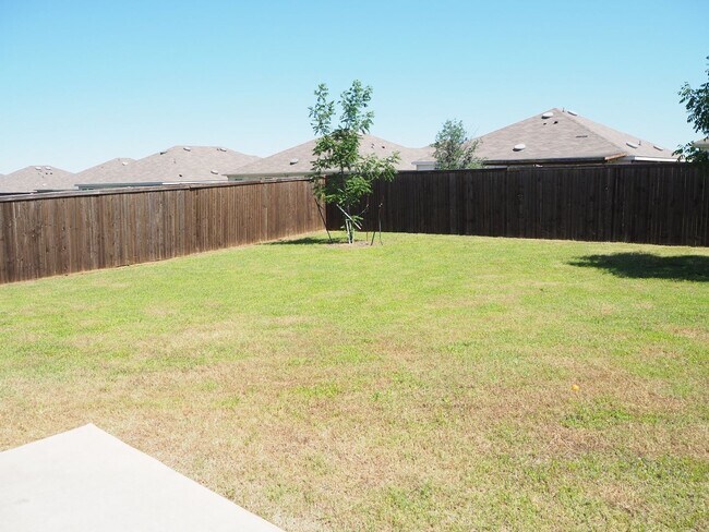 Building Photo - 3 Bed 2 Bath in Providence Village