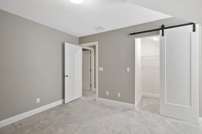 Building Photo - 1616 E Lexington Dr