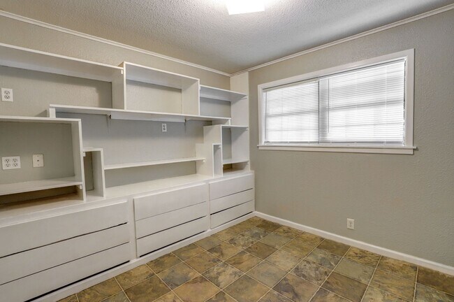 Building Photo - 3 Bedroom 1 Bathroom House in Texarkana, AR