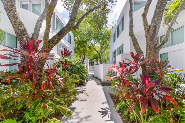 Building Photo - 3272 Virginia St