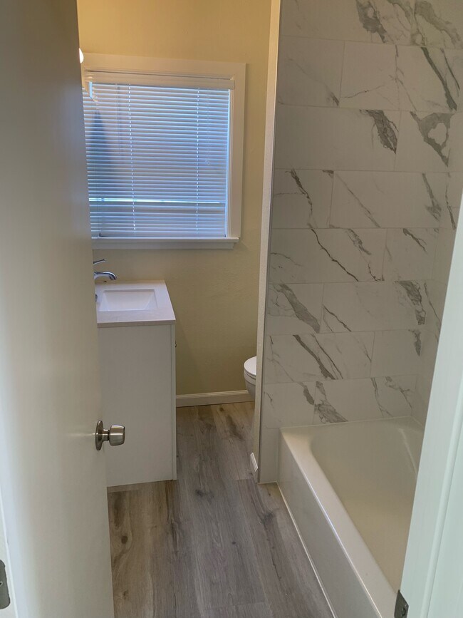 Building Photo - 2228 Thurman Ave