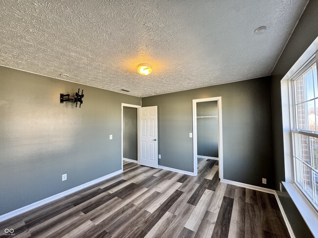 Building Photo - 3658 Pickwick Cir