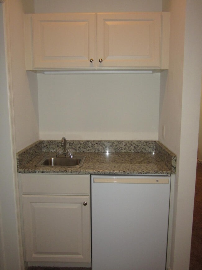 Building Photo - 8921 Sandshot Ct