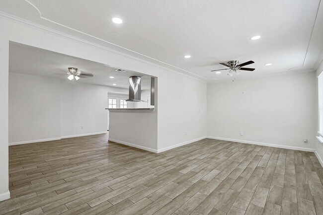 Building Photo - 10401 Centaur Dr