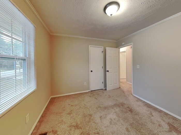 Building Photo - 2172 Sara Ashley Way