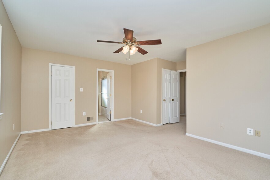 Building Photo - 8038 Sleepy View Ln