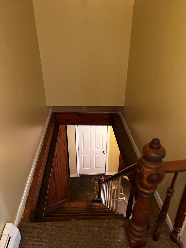 Building Photo - Welcome To This Charming 3-Bedroom, 1-Bathroom Home Located in the Heart of Carbondale, PA.