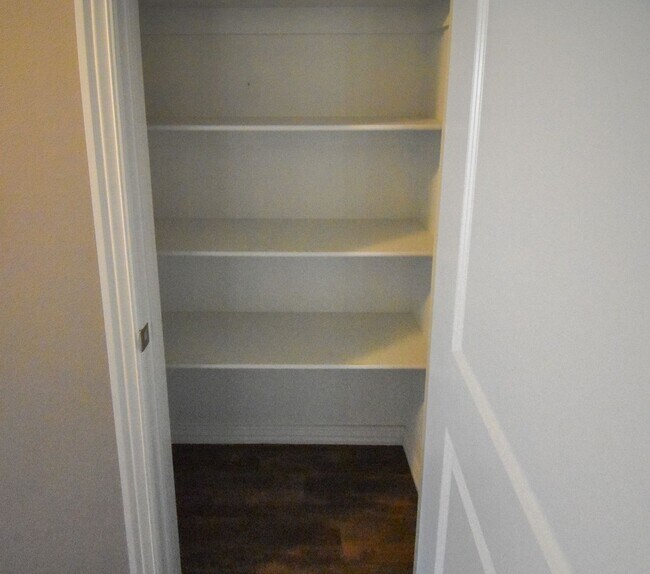 Building Photo - Stunning 3 bedroom, 2 bathroom Home available in Prairie Grove!