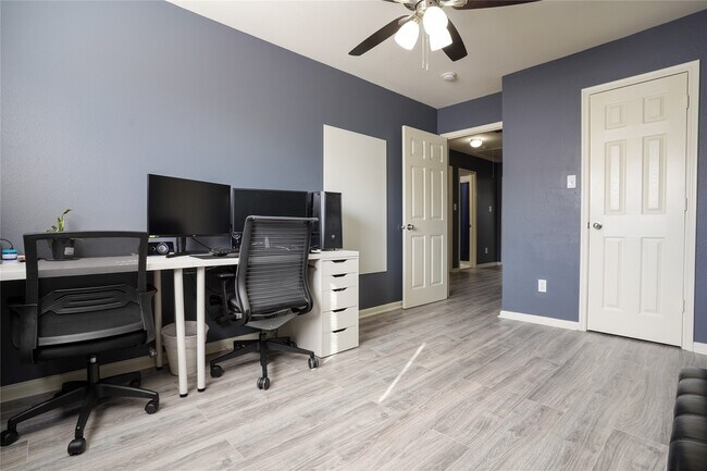 Building Photo - 6419 Waldron Dr