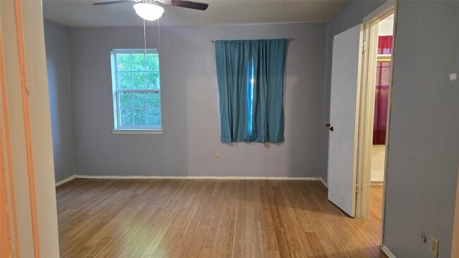 Building Photo - 7913 Grove Ridge Dr