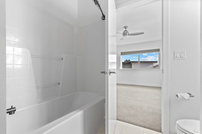 Building Photo - 4244 S Greenbelt Station Dr