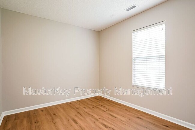 Building Photo - 6852 Harter Ct