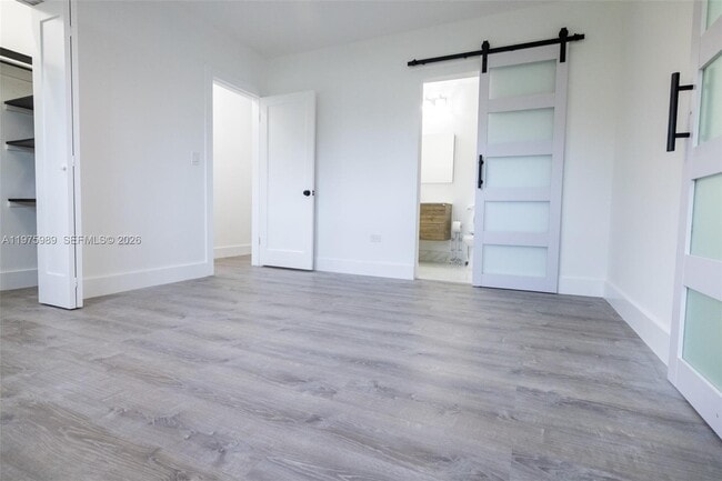 Building Photo - 3401 SW 17th St