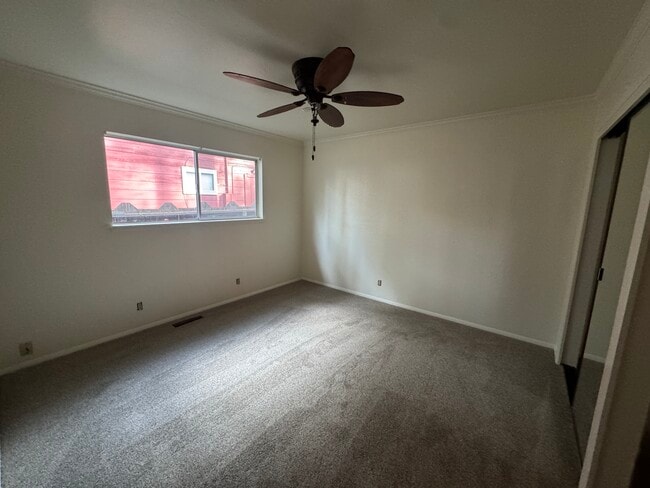 Building Photo - 865 Stanford Ave