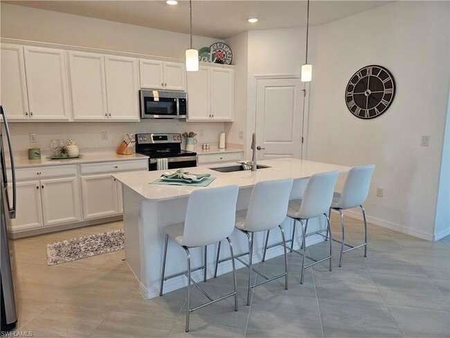 Building Photo - 2437 Orchard St