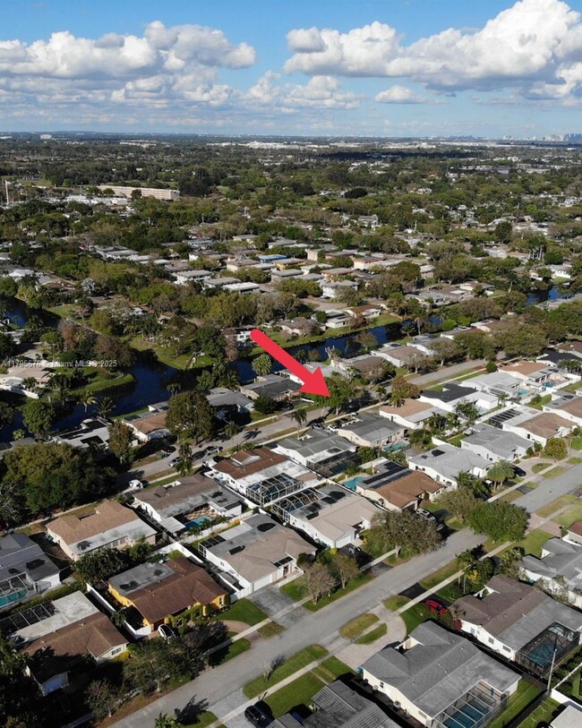 Building Photo - 9240 SW 54th St