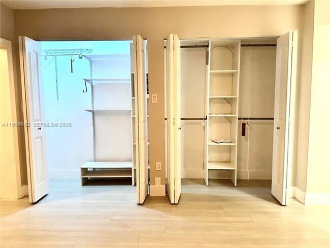 Building Photo - 12907 SW 64th Ln