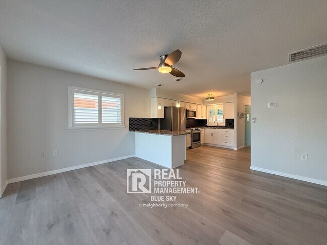 Building Photo - 4717 Floramar Terrace