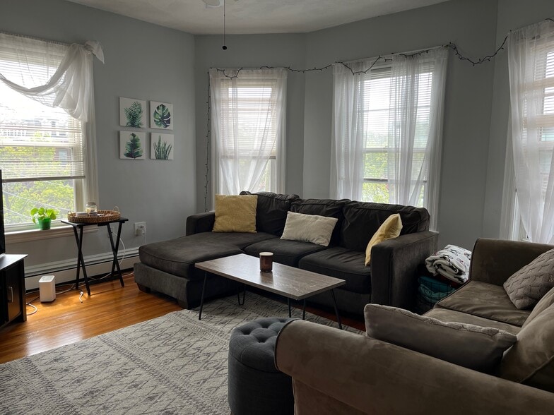 Building Photo - 7 Wheeler St