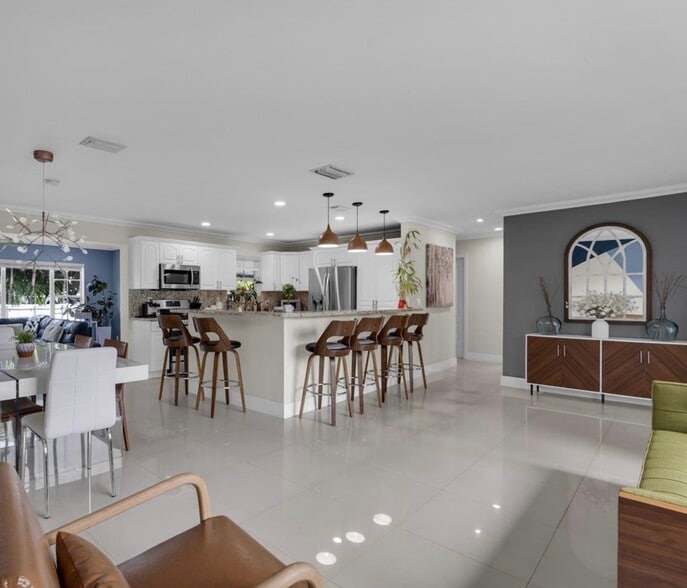 Building Photo - 1815 SW 85th Ct