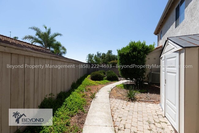 Building Photo - ELEGANT 4BR/2.5BA H in HOME IN OCEANSIDE P...