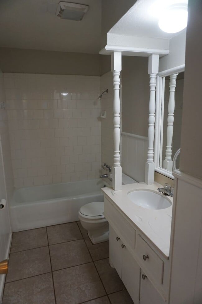 Building Photo - 3821 51st St