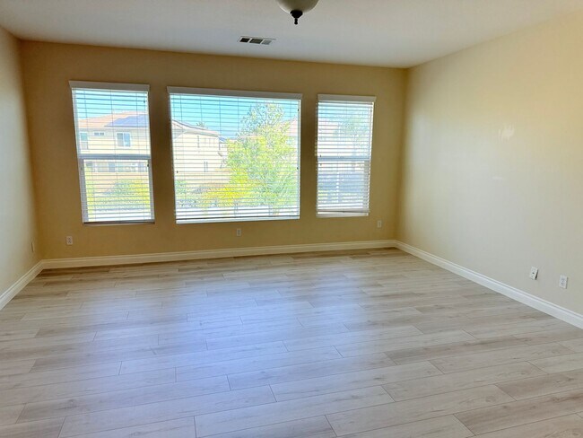 Building Photo - Executive 4 Bedroom Home for Rent