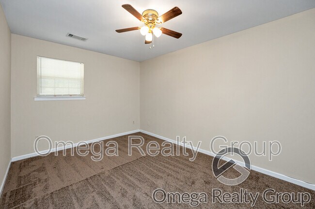 Building Photo - 484 Grey Hill Rd