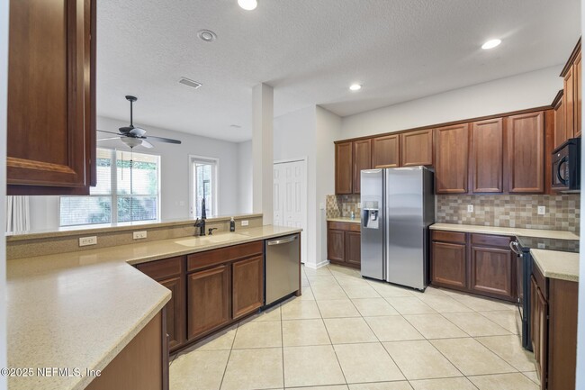 Building Photo - 14390 Millhopper Rd