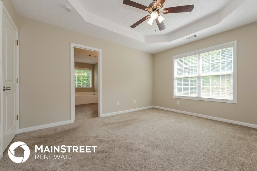 Building Photo - 135 Oak Meadows Dr