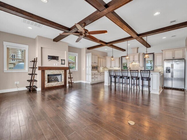 Building Photo - Waterfront Home in Niceville on the Bay wi...