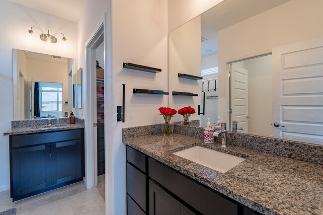 Building Photo - 9724 E Lynx Lk Trl