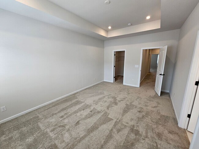 Building Photo - Like New Townhome in Mint Hill