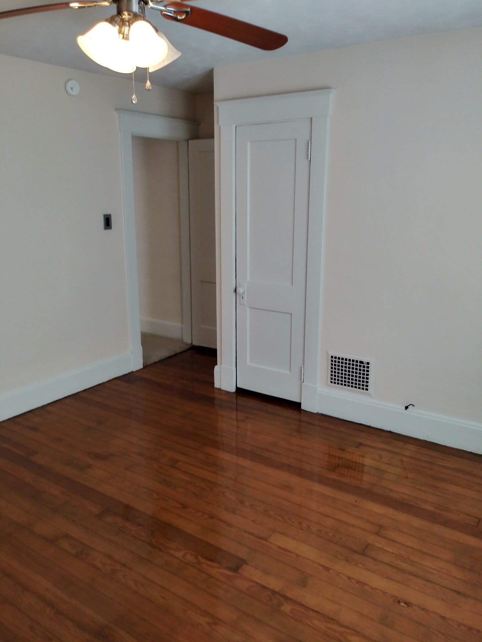 Building Photo - 807 7th Ave