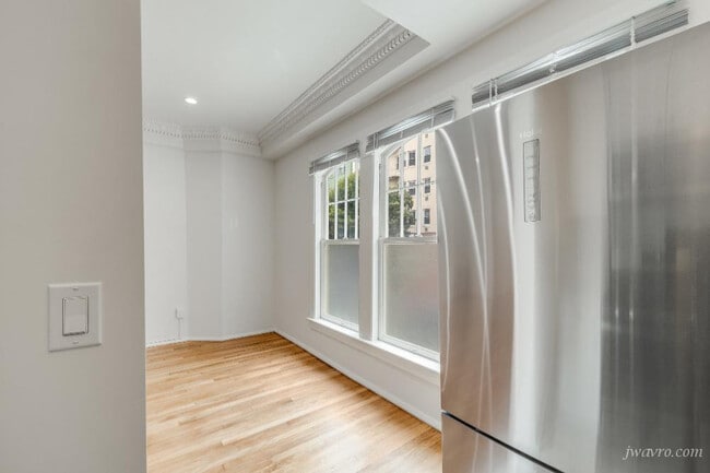 Building Photo - 560 O'Farrell St