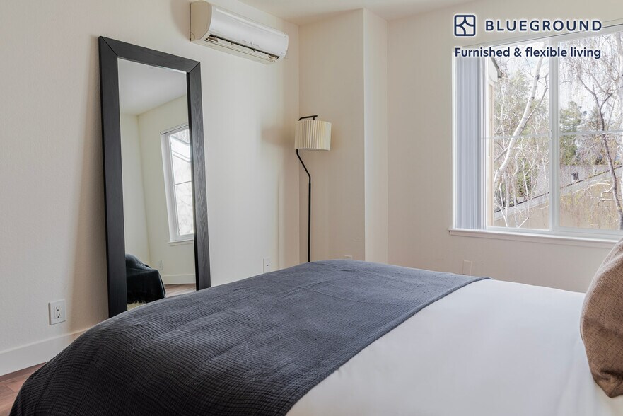 Building Photo - 1050 Benton St