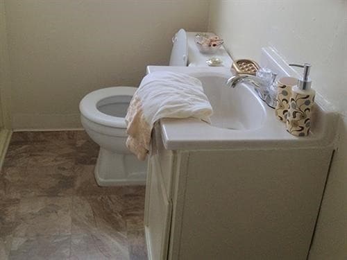 Building Photo - 10600 S Inglewood Ave