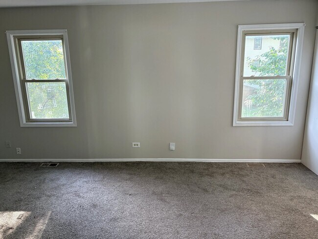 Building Photo - 277 Navajo Dr