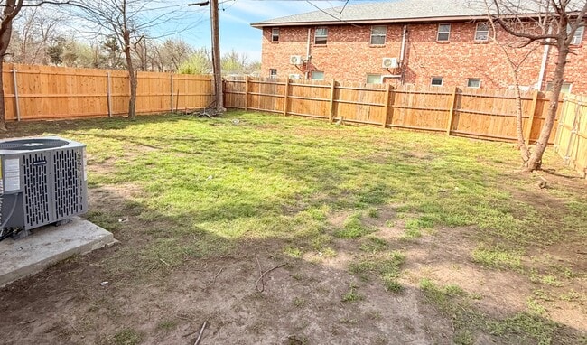 Building Photo - 5909 NW 40th St