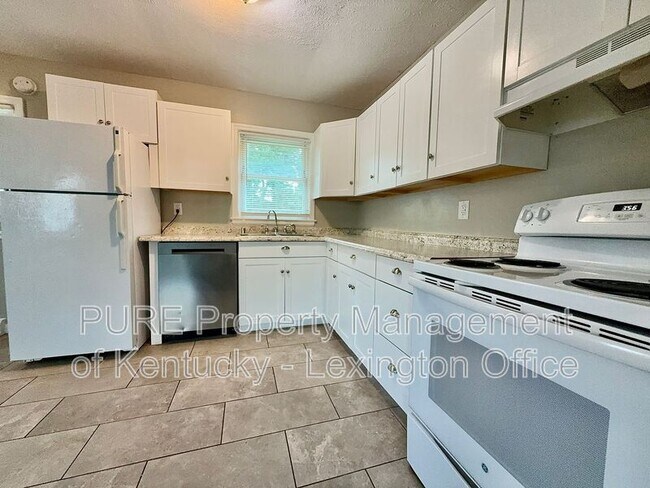 Building Photo - 328 Harvard Dr