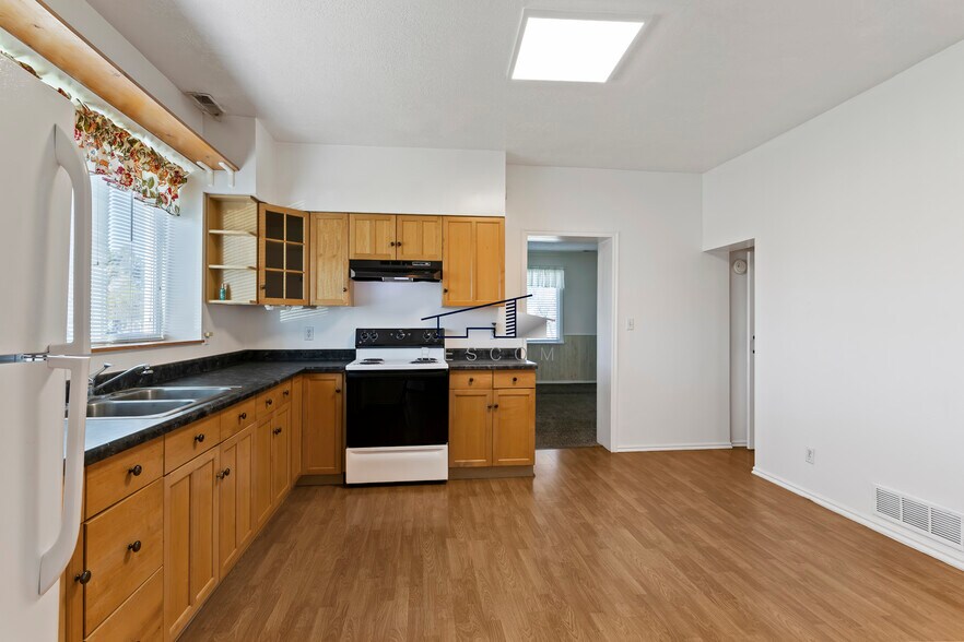 Building Photo - 1608 S 4700 W