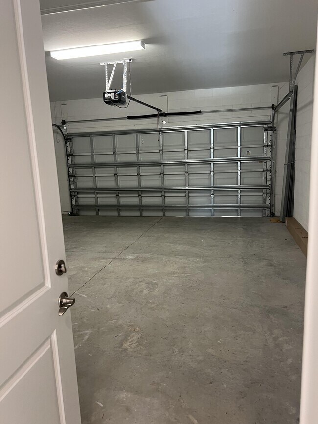 Building Photo - 14389 Eagle Branch Dr