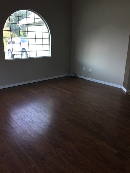 Building Photo - 151 Scott Dr