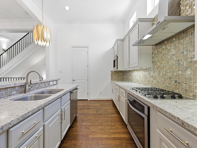 Building Photo - 6109 Stillman St