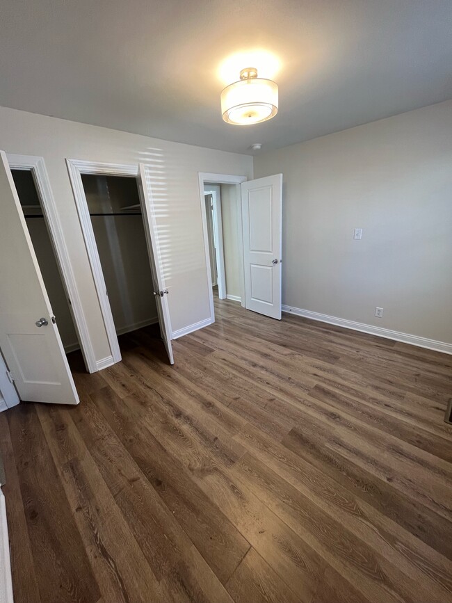 Building Photo - 161 Bosstick Ave